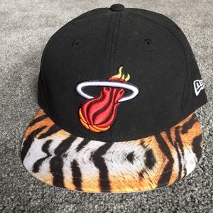 NEW !! Miami Heat Tiger Visor Hat